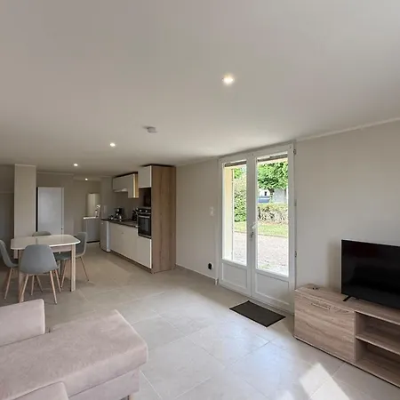 Сasa de vacaciones Maison Rez De Chaussée Avec Jardin Saint-Jean-dʼAngély