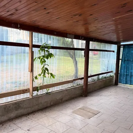 Сasa de vacaciones Maison Rez De Chaussée Avec Jardin Saint-Jean-dʼAngély